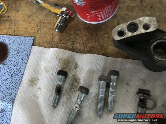 ZX9R Front Tokico 6 Pot Piston Caliper Cleaning