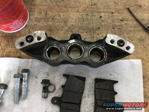 ZX9R Front Tokico 6 Pot Piston Caliper Cleaning