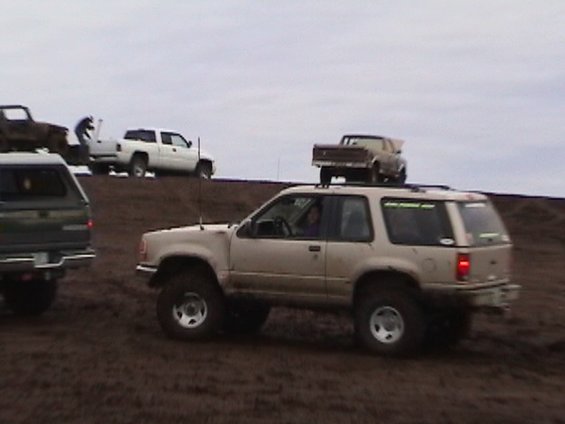 mountain-mud-fest-2004-162.jpg Girlpower4x4 in her 94 Explorer