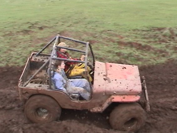 mountain-mud-fest-2004-081.jpg Jim (met him at 4x4 wars in 2002)