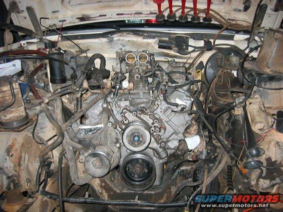 img_0317.jpg Lookin more and more like a real engine now...