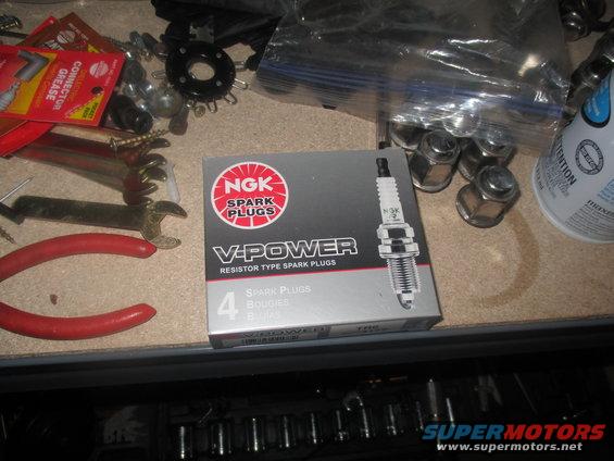 img_1030.jpg New NGK TR6 plugs