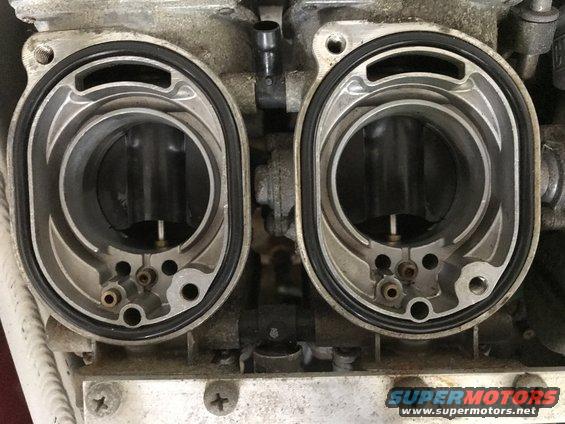 1998 ZX9R carbs left bank