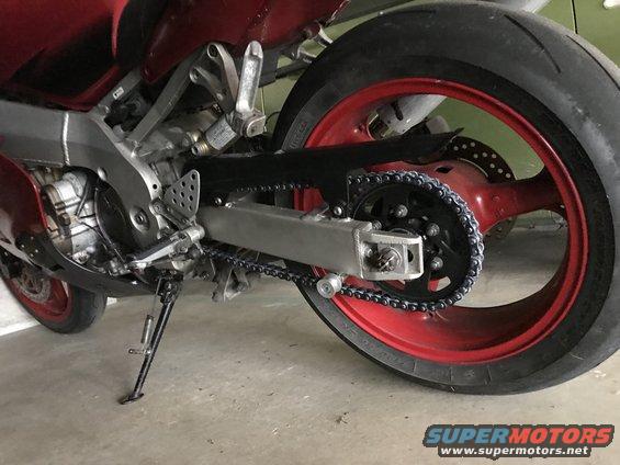 1998 ZX9R Rear chain guard installed