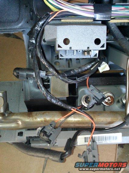 Interior wiring harness with connectors and bundle of wires