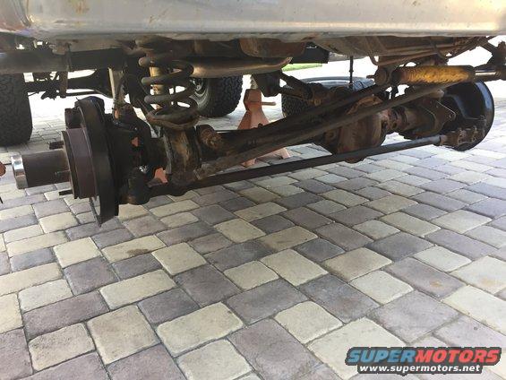img_9788.jpg Old front Differential Dana 44 about to be replaced. 