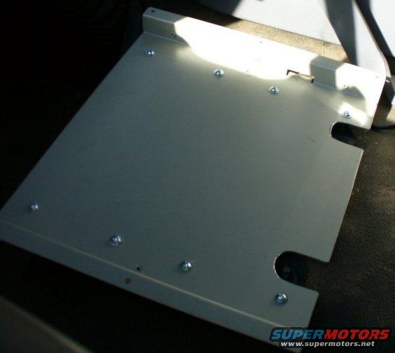 p1040049--windstar-seat-adapter-plate.jpg Adapter plate to mount the Windstar slider to the Bronco rails.