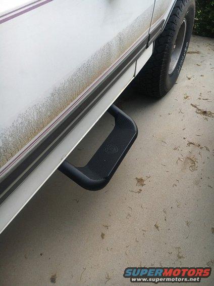 Side step on a white 1988 Ford Bronco