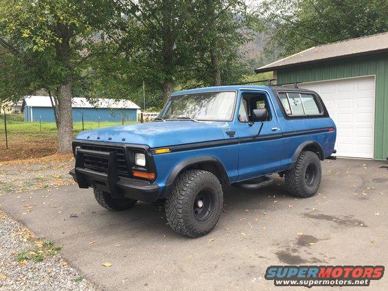 img_76361.jpg Blacked out grill, trim, top, wheels, bumpers, etc.