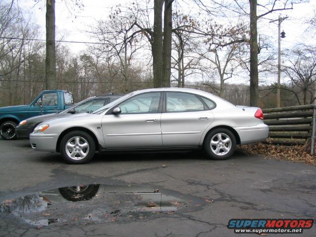 2004 Ford Taurus