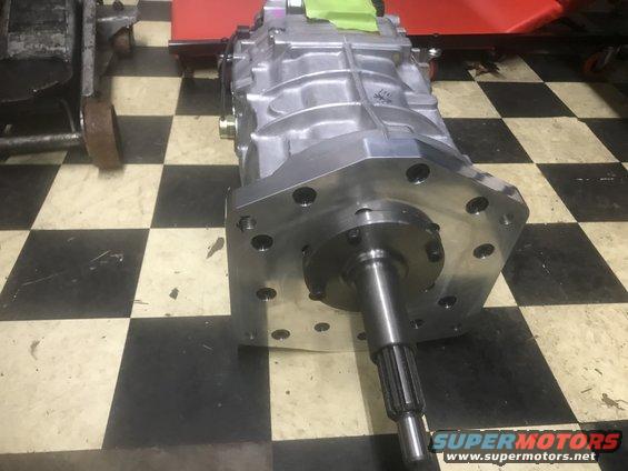 Aluminum transmission housing with splined output shaft
