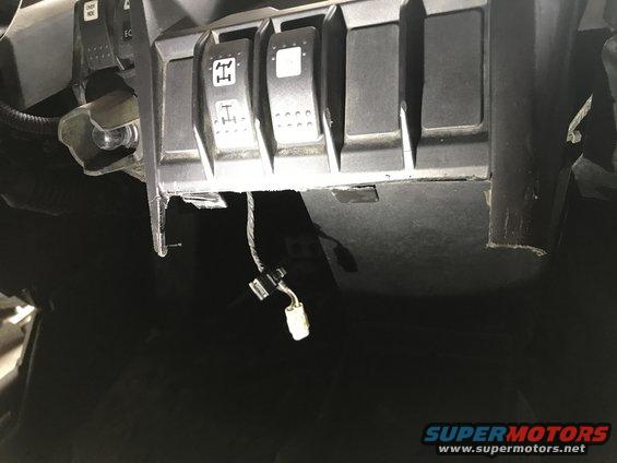 Interior dashboard switches with 4x4 icons and wiring