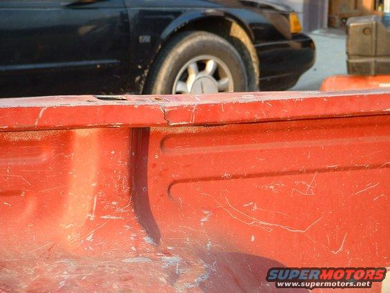 3202.jpg Stress crack, presumably from when I hit the ditch and bent the frame.