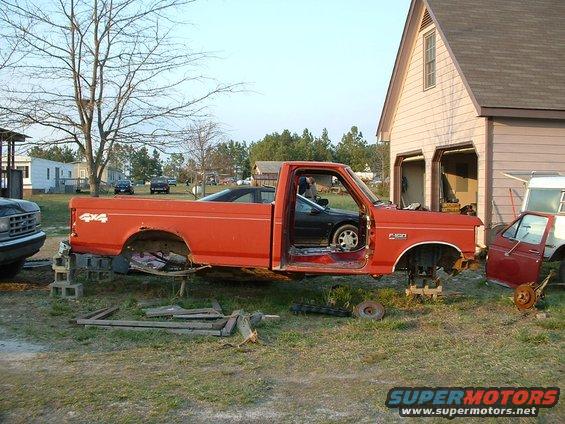 3203.jpg As a whole. Sorta looks cool without the doors, don't you think? (Use your imagination here...as in the truck being complete)