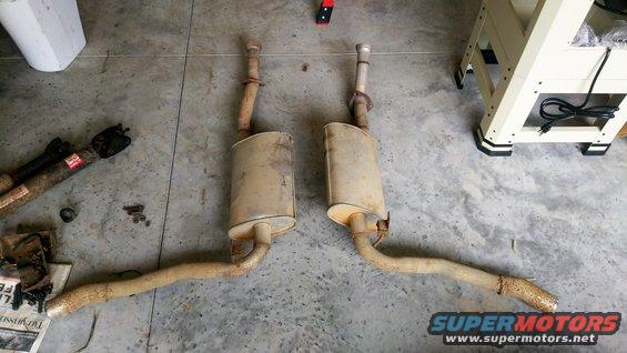 imag1165.jpg Dual side exhausts (front of rear tires)