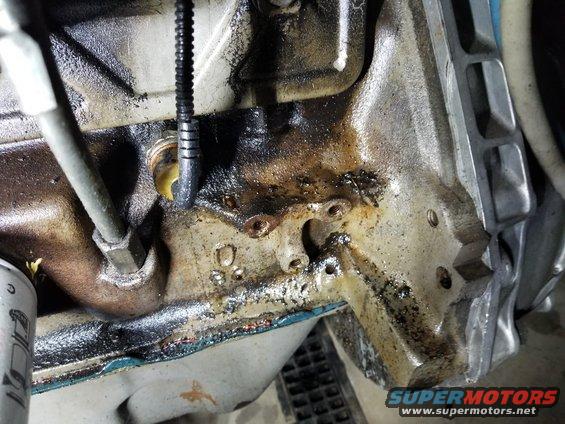 20180426_sidegskt5.jpg The stain on my floor is from the side cover gasket - it's probably original.

[url=https://www.supermotors.net/registry/media/952406][img]https://www.supermotors.net/getfile/952406/thumbnail/23side.jpg[/img][/url]