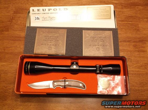 Leupold 3.9x rifle scope and knife in box