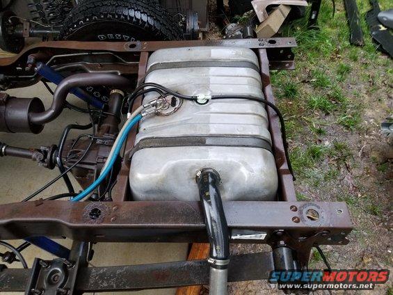 20180522_192211.jpg Tank & axle LHS just after pressure-washing. 

Before:
[url=https://www.supermotors.net/registry/media/1133867][img]https://www.supermotors.net/getfile/1133867/thumbnail/20180522_164426.jpg[/img][/url]