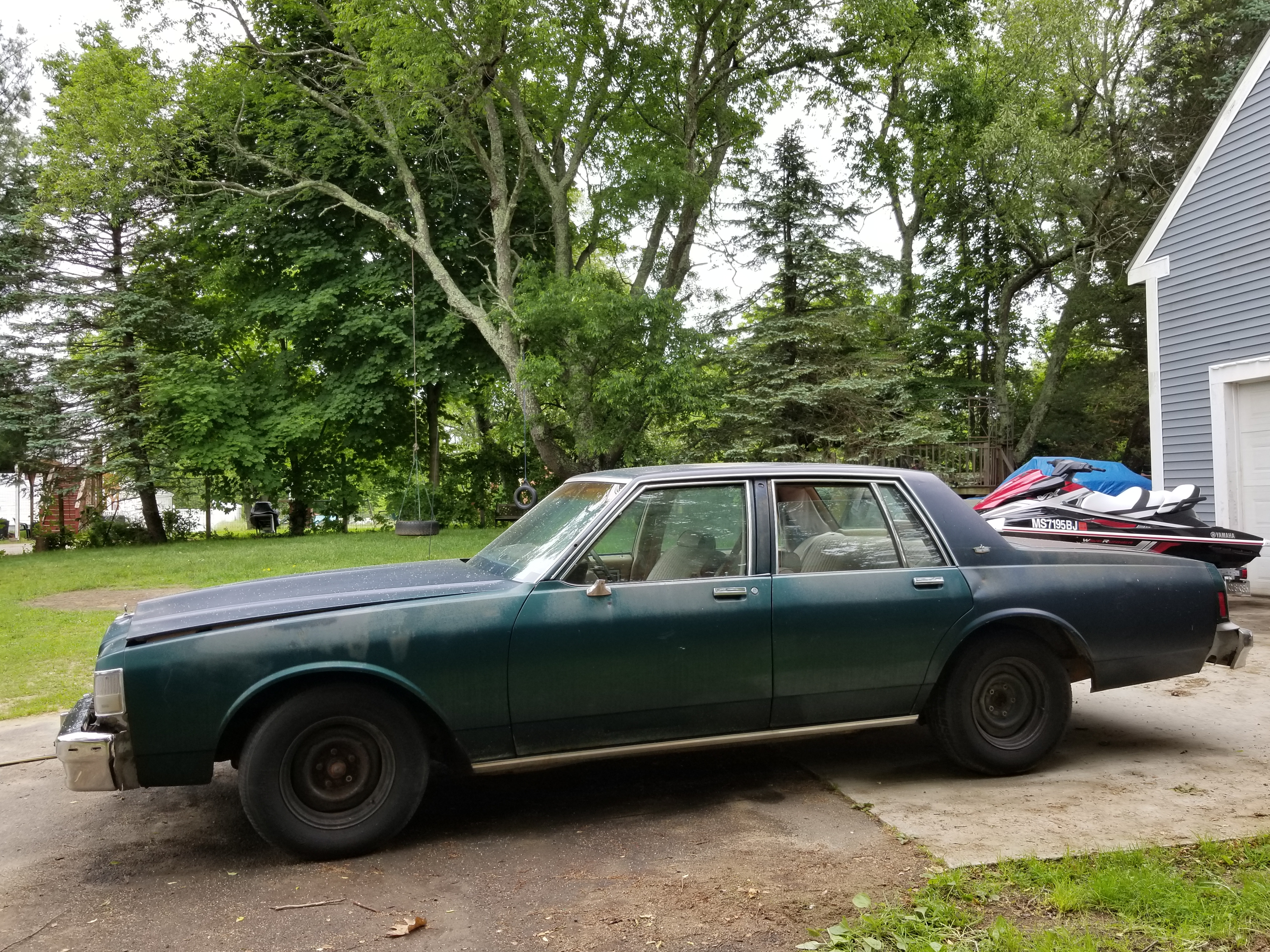 2001 Ford Crown Victoria photo