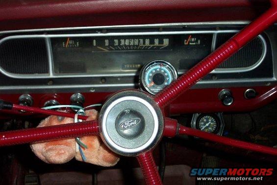 cluster.jpg Sun mini-tach, mechanical oil pressure gauge, and the Bog (stuffed animal) from the '67