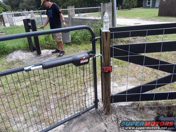 fence-3.jpg 