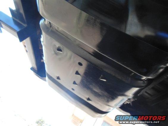 had to paint the skidplate after the undercoating was looking so good!