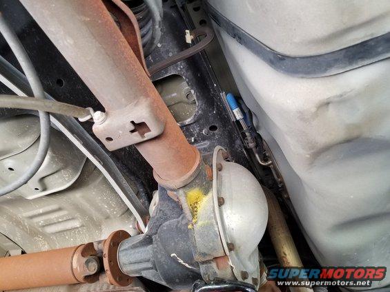 20180827_151516.jpg The underside is just as clean & pristine as the top & inside.