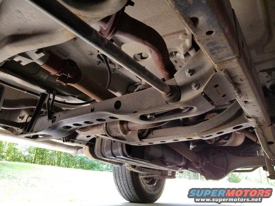 Even with a visible oil leak, the underbody is fairly clean.
