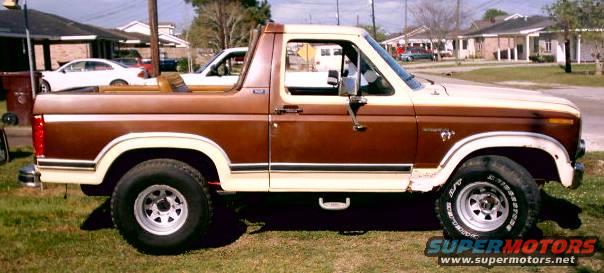 1980 Ford Bronco, two-tone brown and cream, side view