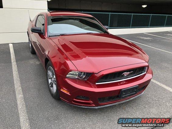Red 2014 Ford Mustang front 3/4 view