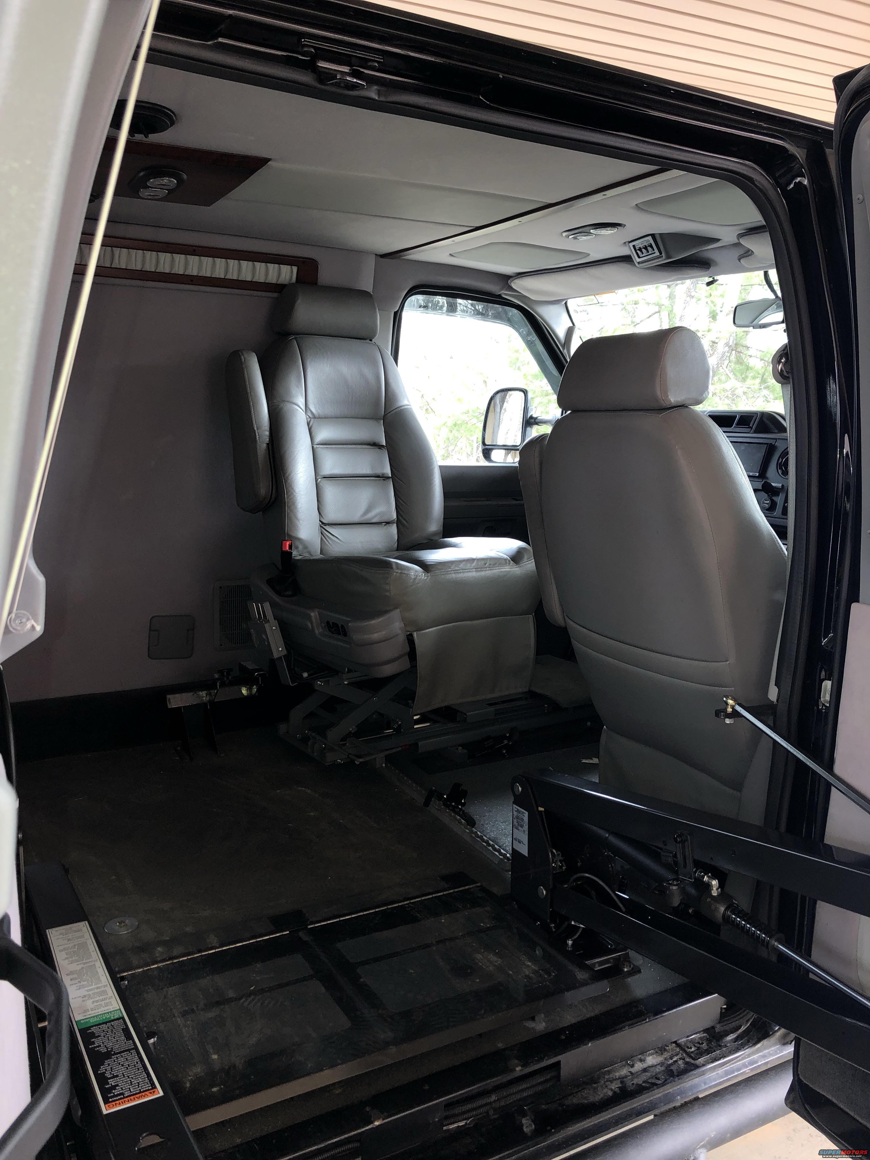 2010 Ford E250 photo