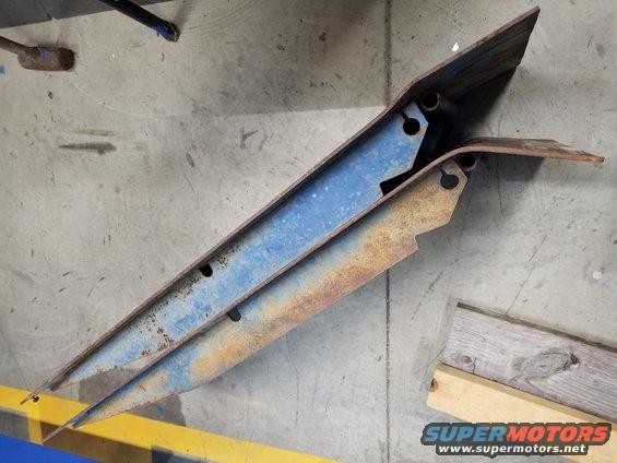 img_20190217_122321.jpg The ramps were bent years before I got the lift, and I decided to fix them today.  I used the lift (with a truck on it) to bend them down; then attached them & lowered the lift to bend them where they need to be.

I may paint them eventually...  For now, I have to pulll their hinge pins & slide the ramps away every time I want to close the door.  So they're usually outside.