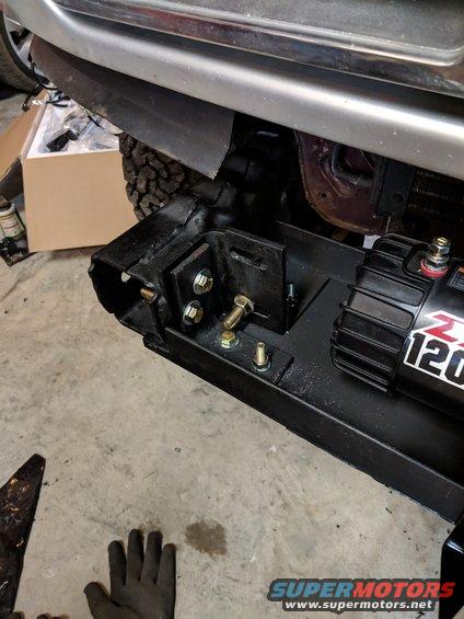 img_20190118_160932.jpg Passenger bolts