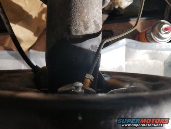Brake line connection to drum brake assembly