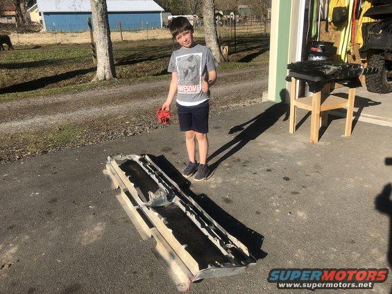 img_2579.jpg Drake decided we should install a Grill from a 1974 F-250