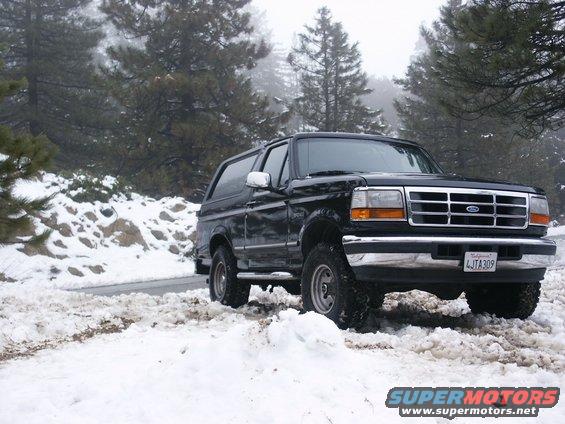 bronco-snow_side.jpg Who says it doesn't snow is SoCal!!