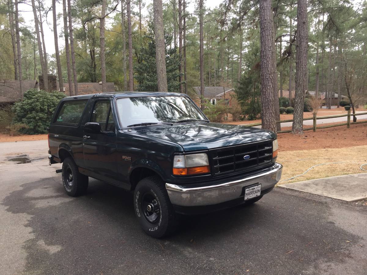 1995 Ford Bronco photo