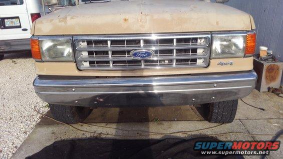 kimg0498.jpg my old bumper is in very good shape but very plane looking. really just needed to be remounted staighter