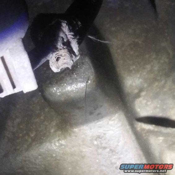 img_20190414_210628_140.jpg Cracked BW1356 transfer case. 