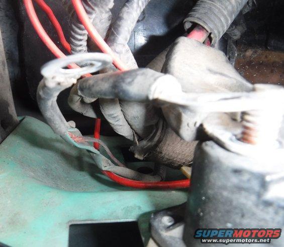 Shortly before doing the 3G alternator upgrade, I noticed the old charge cable was dangerously exposed.