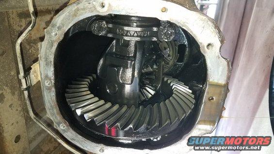 Differential gears with Supermotors.net watermark