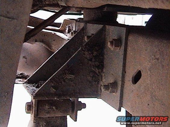 shackle-2.jpg Front view