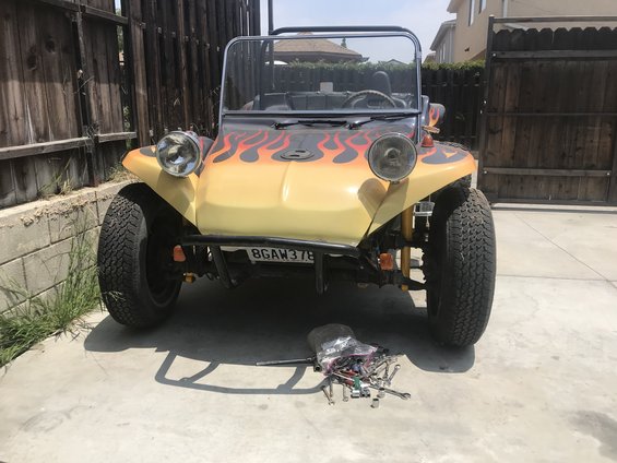 Painted a some parts yellow.
Shocks & axle shafts.

I think they look better.