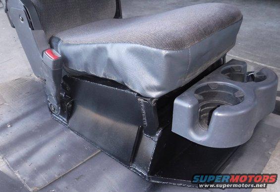 dscf1182--gmc-jump-seat-complete.jpg Finally back together!