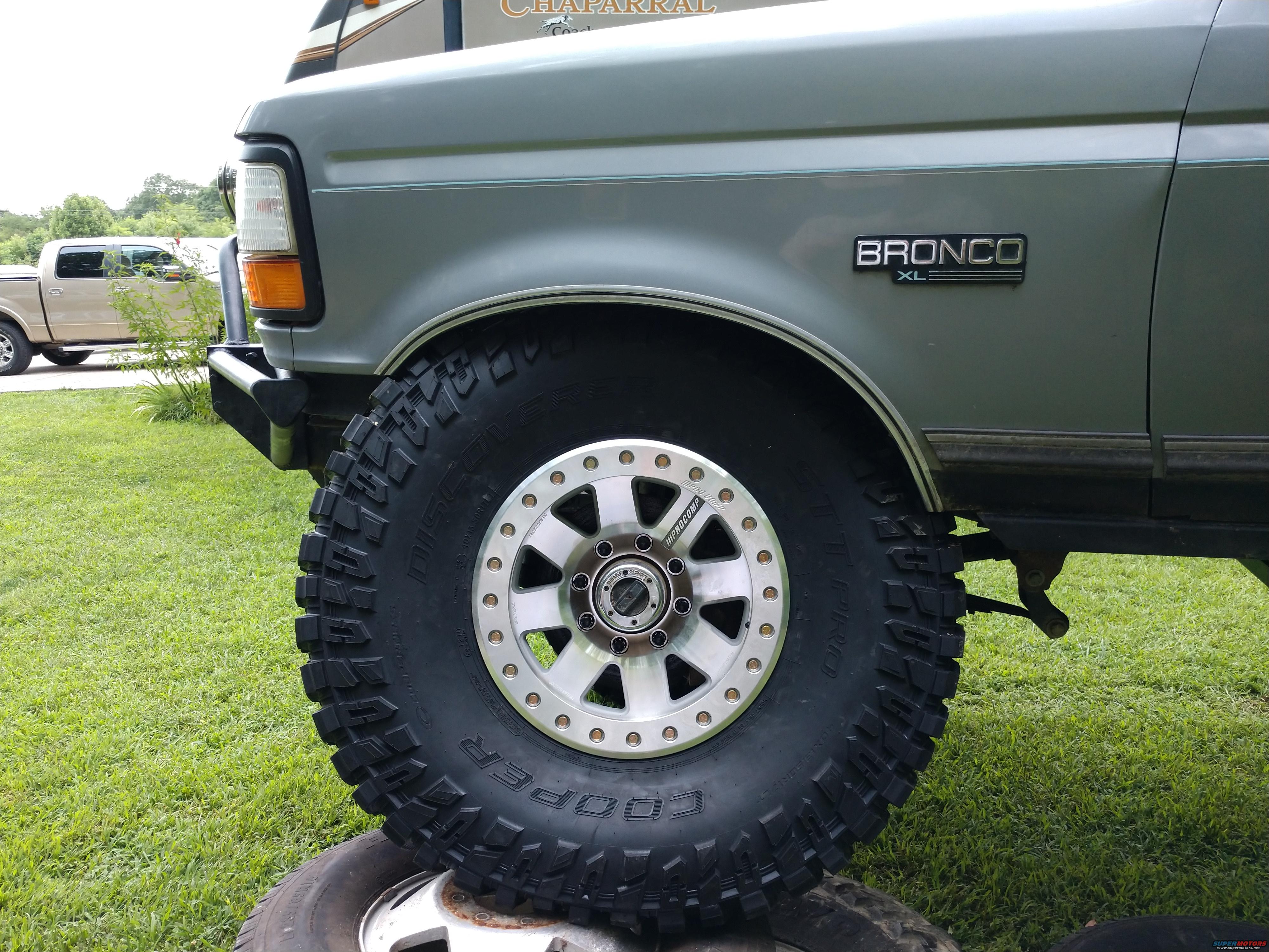 1995 Ford Bronco photo