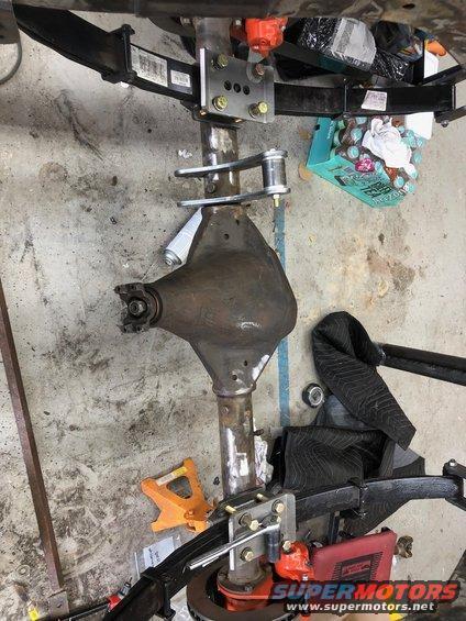Jeep Dana 44 rear axle assembly with leaf springs and U-bolts