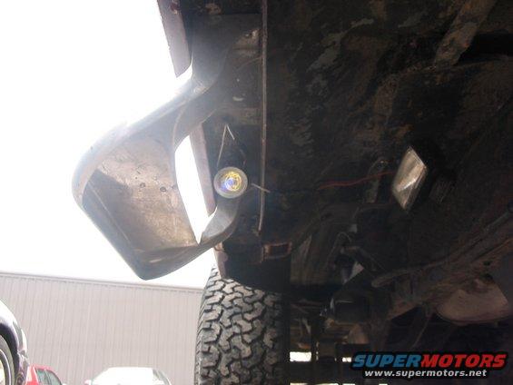107_0716.jpg another view of the two lights under the body of the bronco, they work well too
