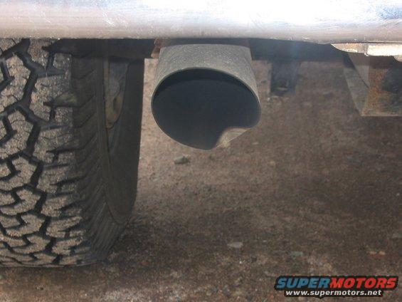 107_0733.jpg and dinging my chrome exhaust too.....battle scars!!