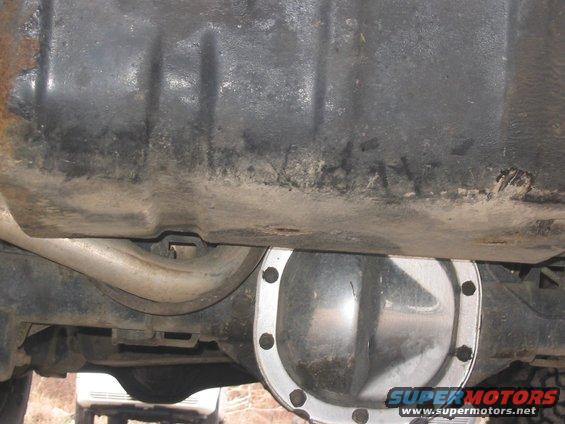 107_0734.jpg Chrome cover on the rear pumpkin, gas tanks kinda in the way