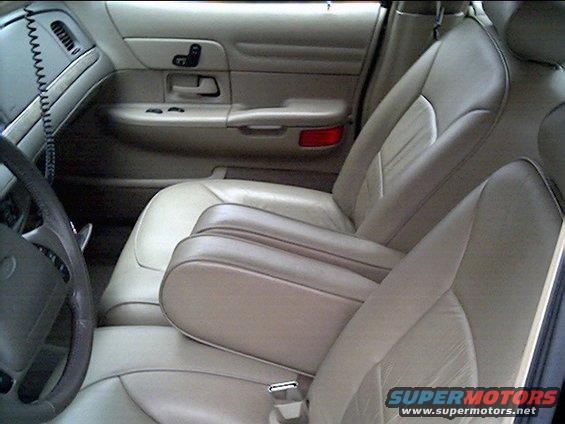 99-crown-vic-interior.jpg 